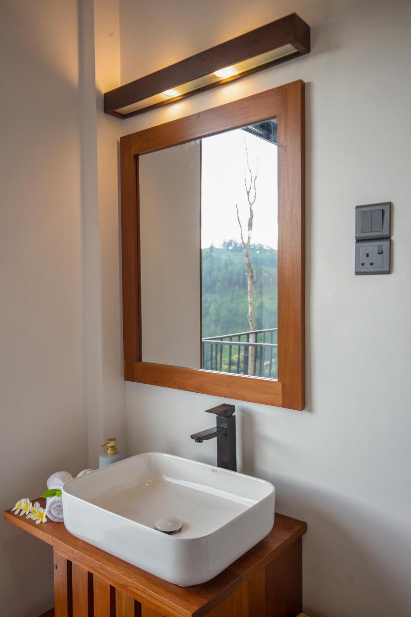 Dowa Elegance Resort เอลลา ภายนอก รูปภาพ